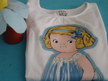 camiseta muñeca grande azul
