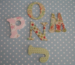 varias letras pequeñas
