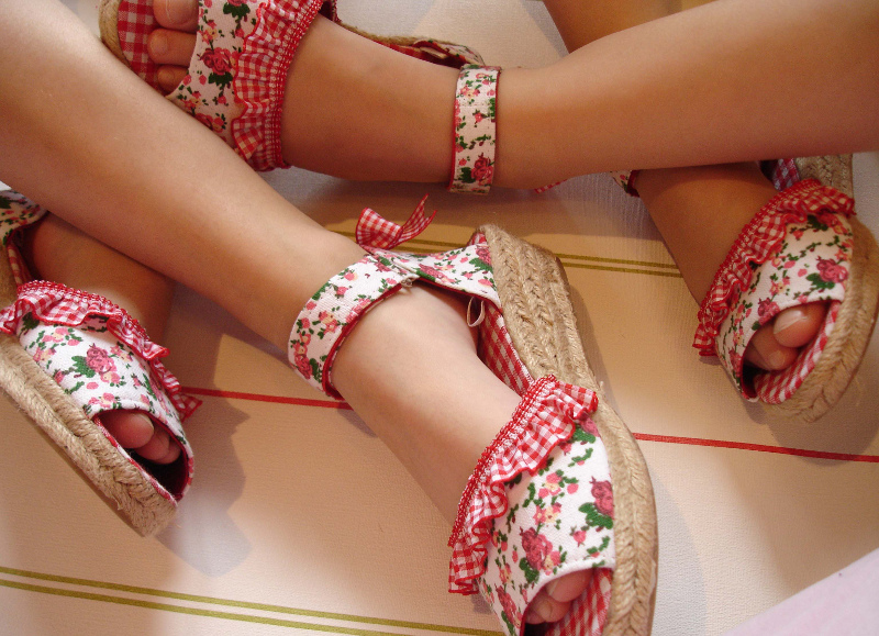 Zapatillas Flores rojas