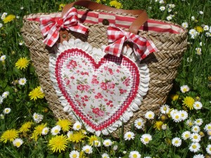 capazo corazón flores 3