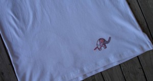 Camiseta elefantes. trasera