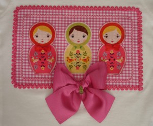 camiseta matrioskas rosa 2