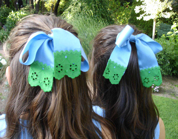 Lazos azul y verde.