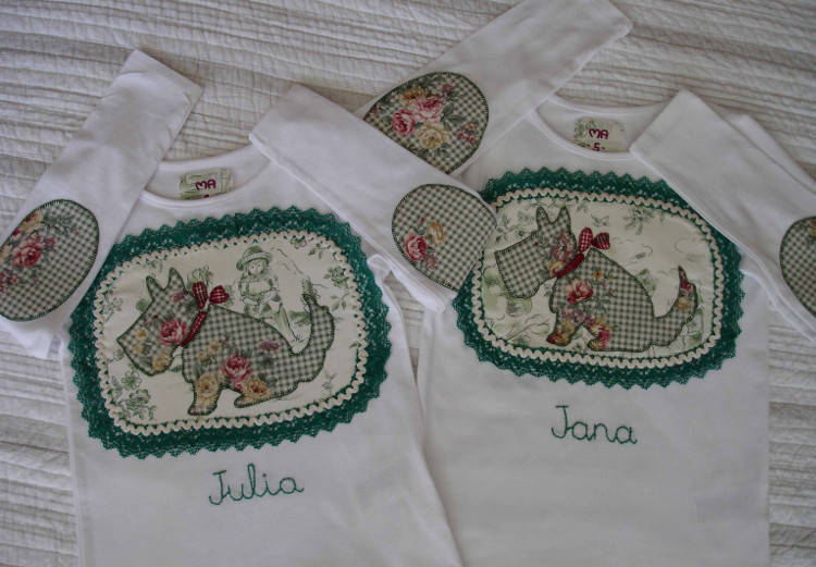 Camisetas Jana y Julia. Perritos