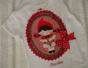 Camisetas Claudia. Caperucita Roja 2