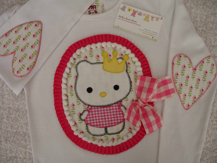 Camisetas Hello Kitty y Gorjuss Nuria 3