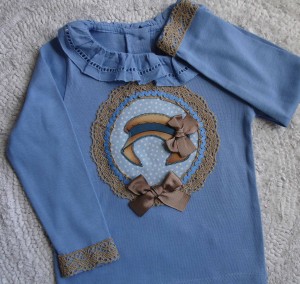 Camiseta sombrero Verónica Lazo camel