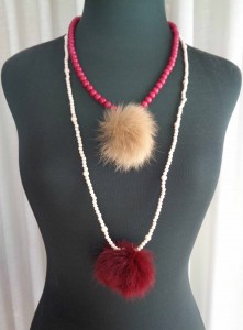 Collares pompon pelo 1