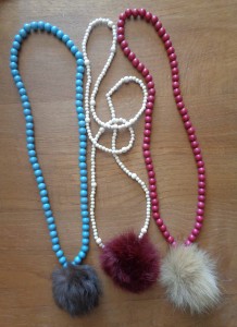 Collares pompon pelo