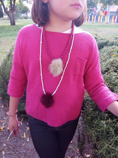 Collares pompones